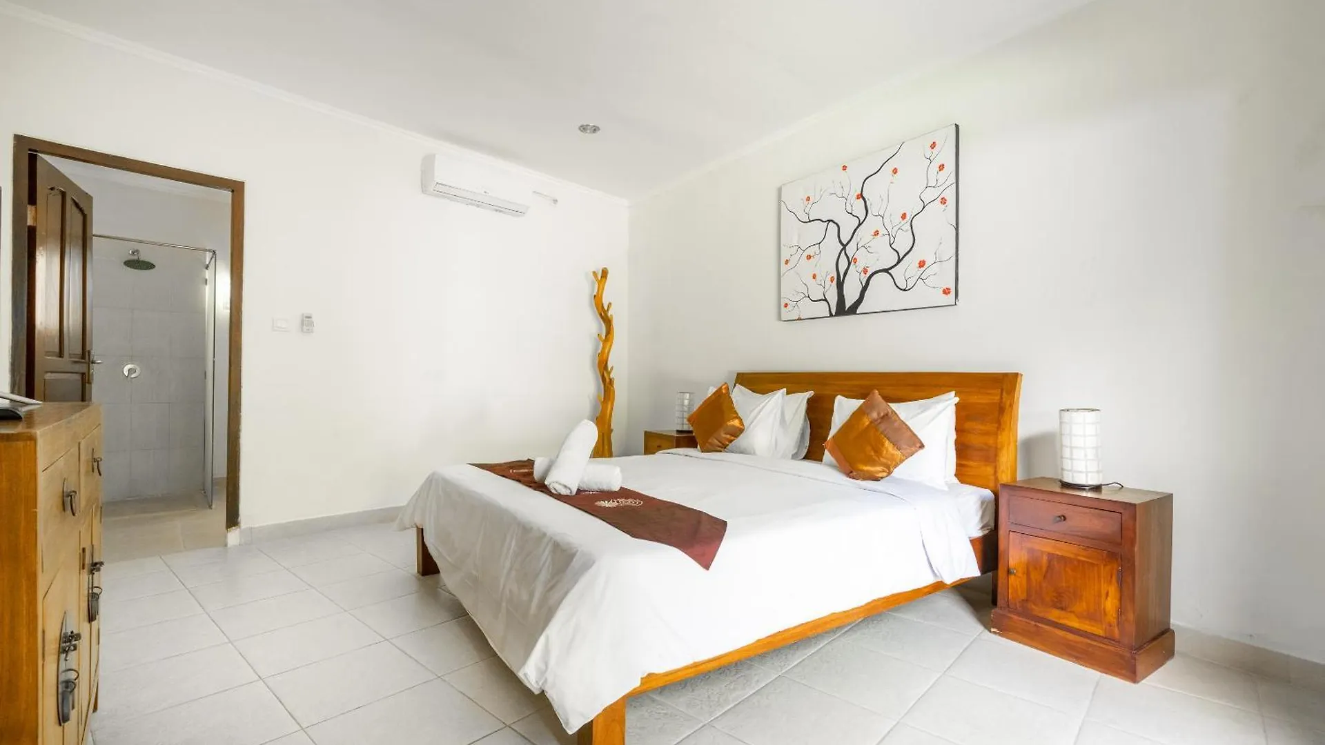 14 Bedroom Villa Vista Seminyak Indonesien