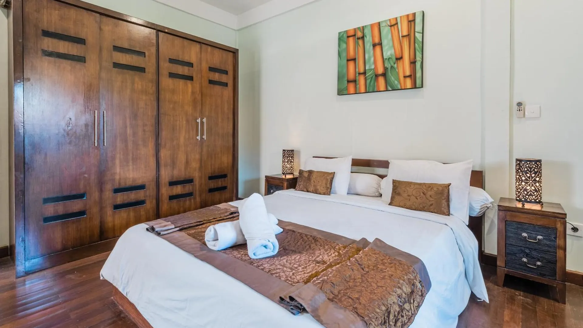 14 Bedroom Villa Vista Seminyak Indonesien