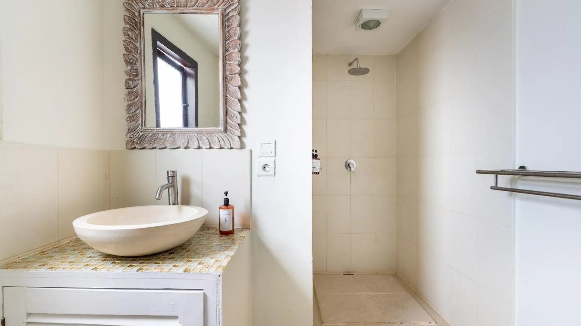 14 Bedroom Villa Vista Seminyak インドネシア